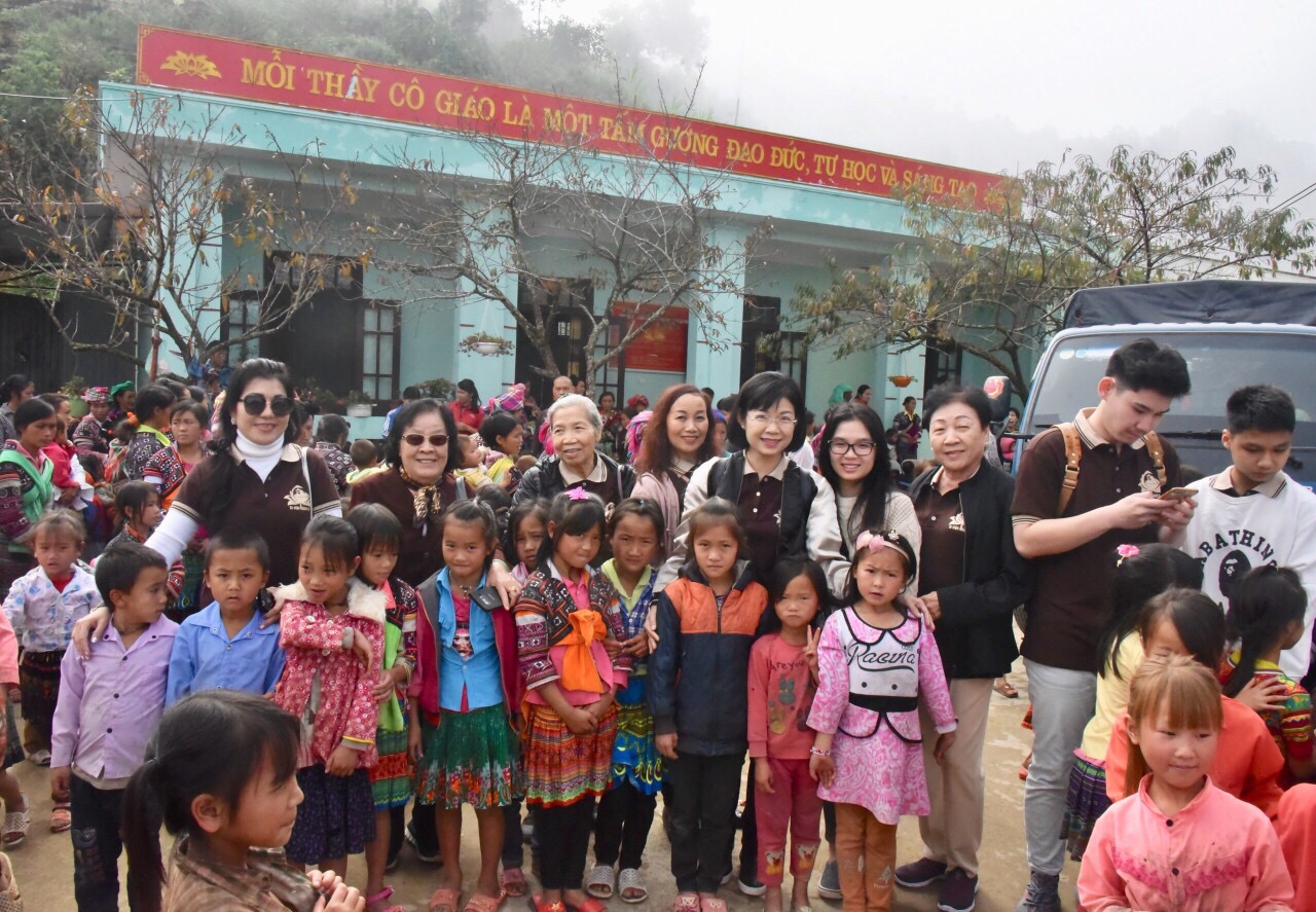 132C2F56 F02F 4B11 BD27 F7E58DA0ABCB