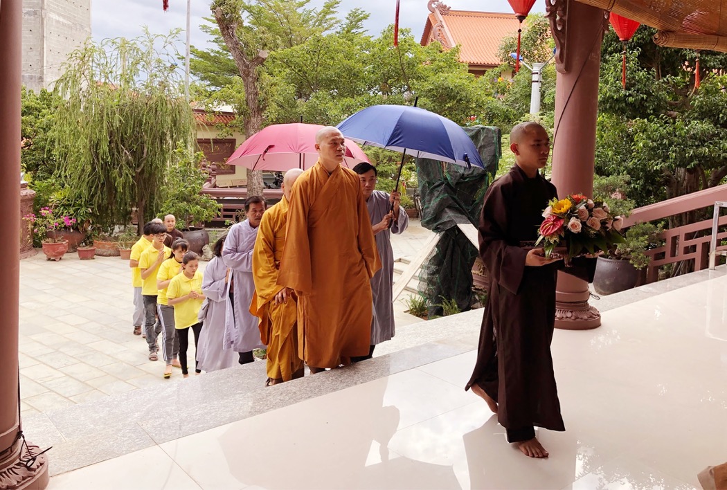 4C8003E7 AAA6 4E23 A979 8152534E75A9