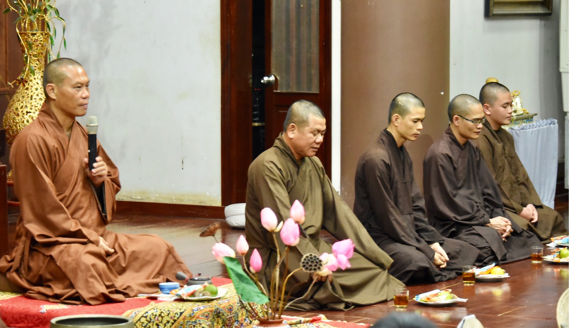 49054B0D D6FB 46AA 8E57 3BB9E101E265