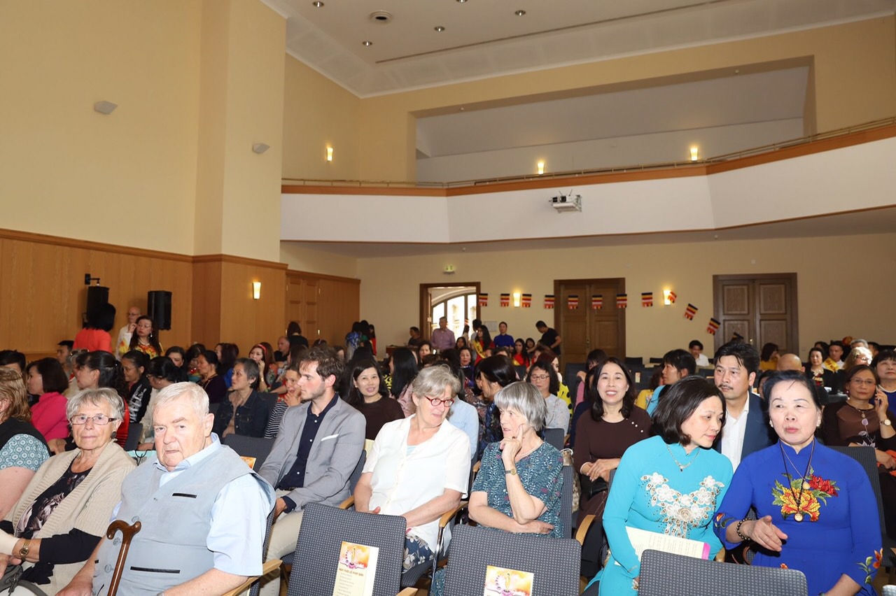 578E27AD FB75 4B72 B2A4 53E554A0689A