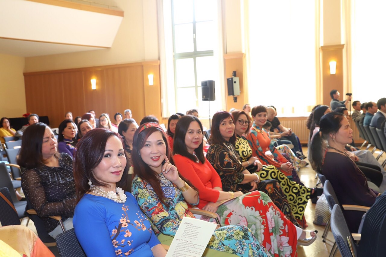 E33A3691 7B94 4EE6 A3F5 874EBE5EDC52