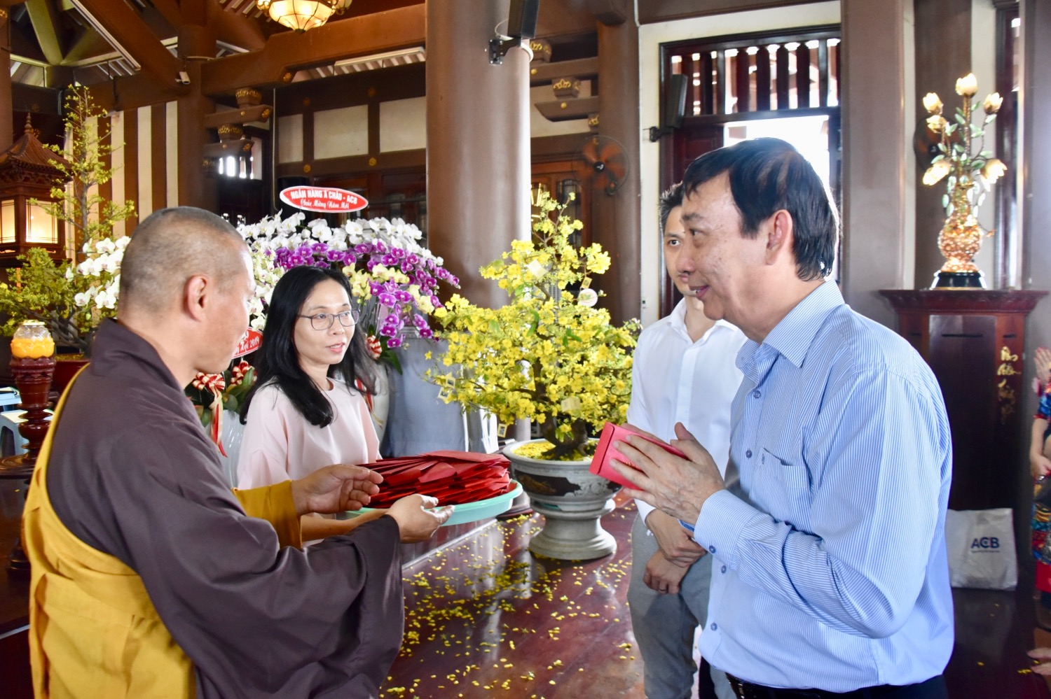 ABB008AC 7DC1 4EE9 BD77 DF422F8F694E