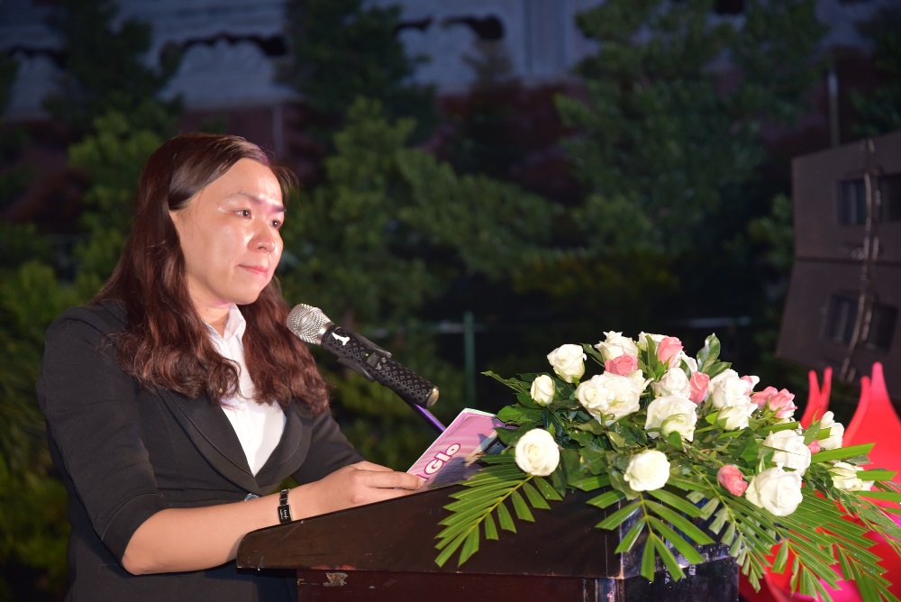 Ba Lê Thị Cẩm Vân đại diện gia đình nạn nhân phát biểu