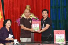 Dòng Người Nườm Nượp Đổ Về Tu Viện Khánh An Trong Ngày Đầu Năm Mới
