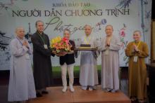 Cựu phát thanh viên, nhà báo Khải Hoàn giảng dạy với chủ đề: “Phát âm trong tiếng Việt và sửa các âm sai do cách nói vùng miền” – Khóa đào tạo Người dẫn chương trình Phật giáo