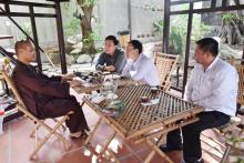 Ông Bí thư Quận ủy Quận 2, Ông Chủ tịch UBMTTQVN Quận 2 chúc mừng Phật đản PL. 2559 Tu viện Khánh An.