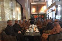 Thầy Viện chủ thăm, tiếp xúc với du học Tăng Việt Nam tại Singapore 
